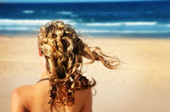 Советы по уходу за волосами летом