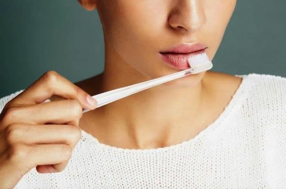 Способы лечения шелушения губ