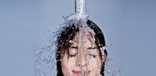 7 простых советов, которые помогут защитить ваши волосы от влажности